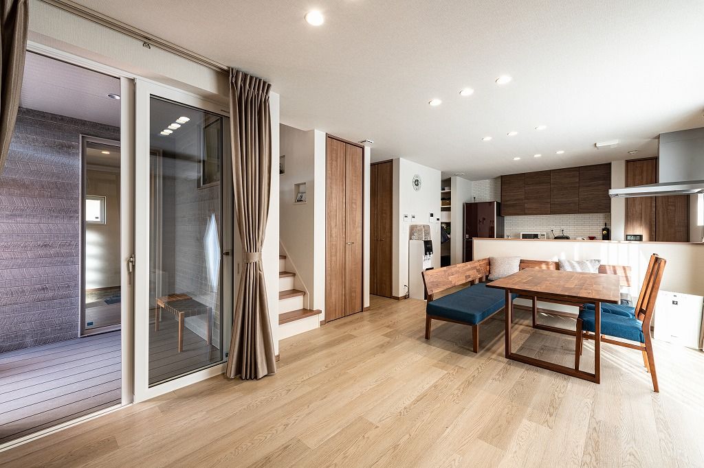 アーキテックプランニング 【2500～2999万円/間取図有/3LDK】印象的な立体凹凸外観デザインが魅力。快適空間を充実させた住まいの建築実例画像7