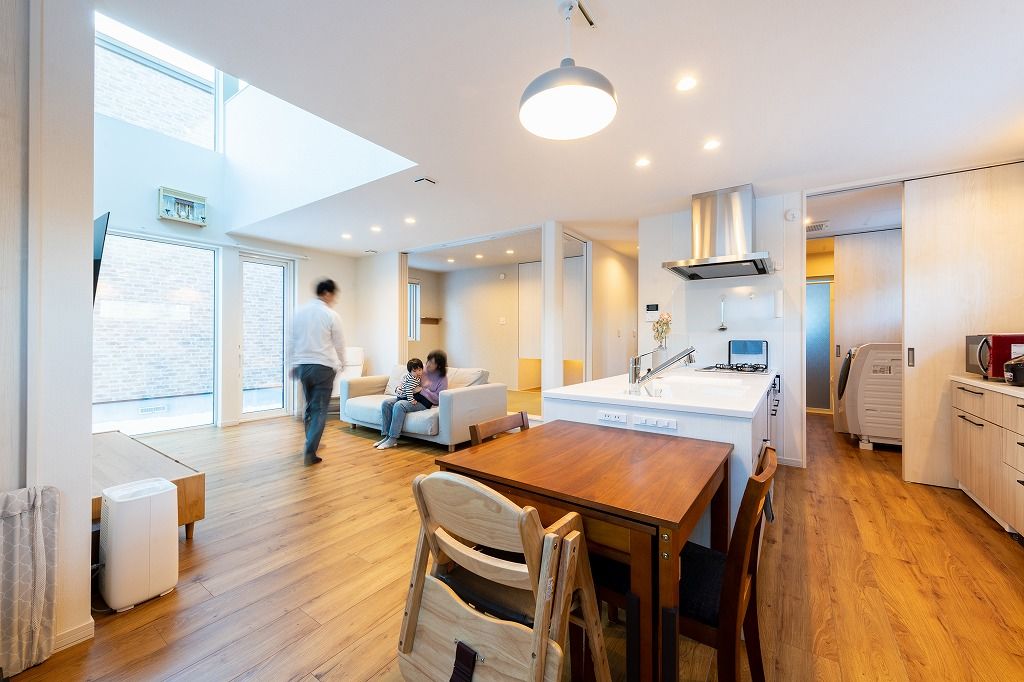 アーキテックプランニング 【2500～2999万円/間取図有/3LDK】吹き抜けやトリプルサッシの大きな窓、オープンスペースのある開放的な家の建築実例画像5