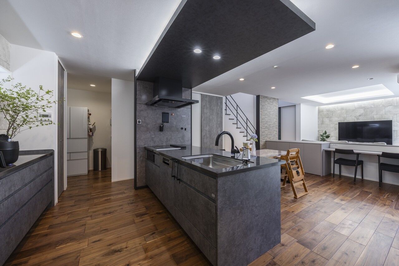 アーキテックプランニング 重厚感あるデザインと開放感が魅力、毎日が特別になる上質な暮らしの舞台の建築実例画像3