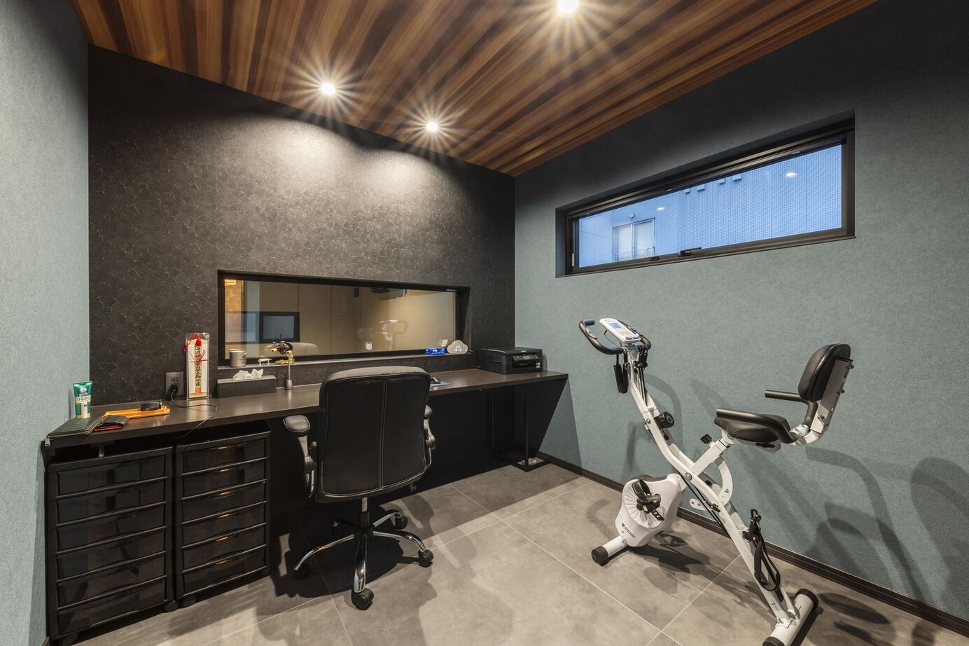 アーキテックプランニング 洗練された大人空間、ホテルライクな内装が美しいラグジュアリーなガレージハウスの建築実例画像7