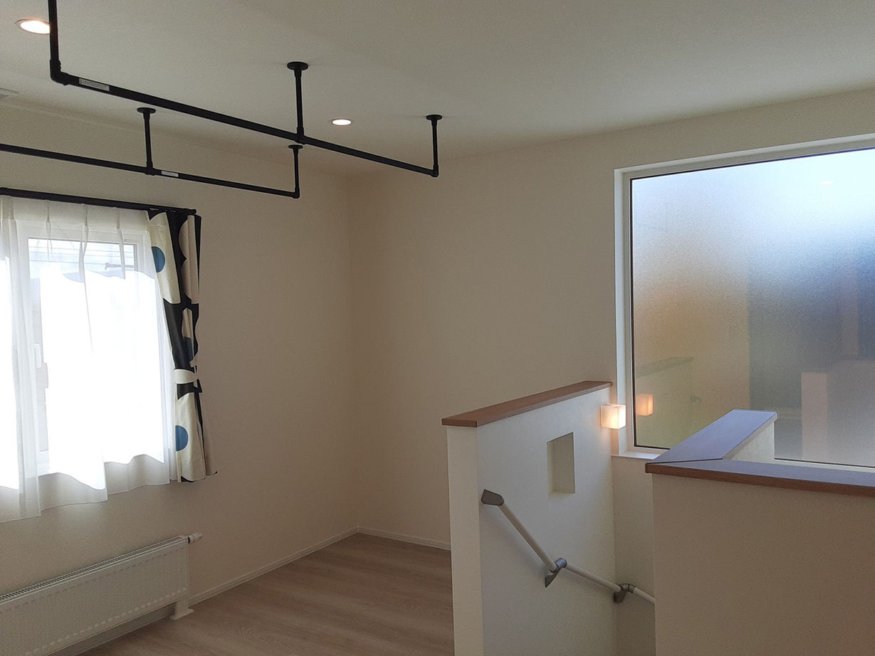 榎本建設 【2000万円台後半｜間取り図有】豪雪地帯のインナーガレージがあるナチュラルテイストの家の建築実例画像5