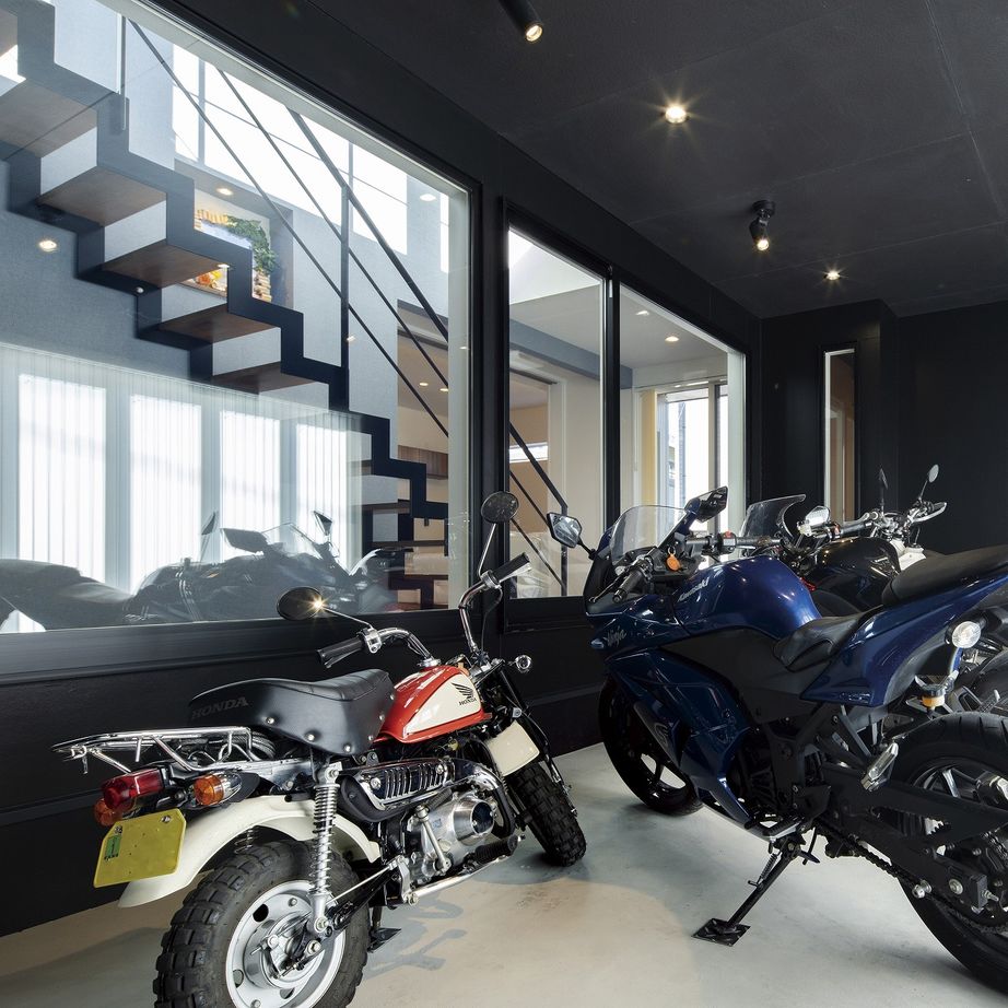 オネスティーハウス　石田屋 【ガレージハウス/間取図有】建築家と建てた電気を自給自足できる家の建築実例画像2