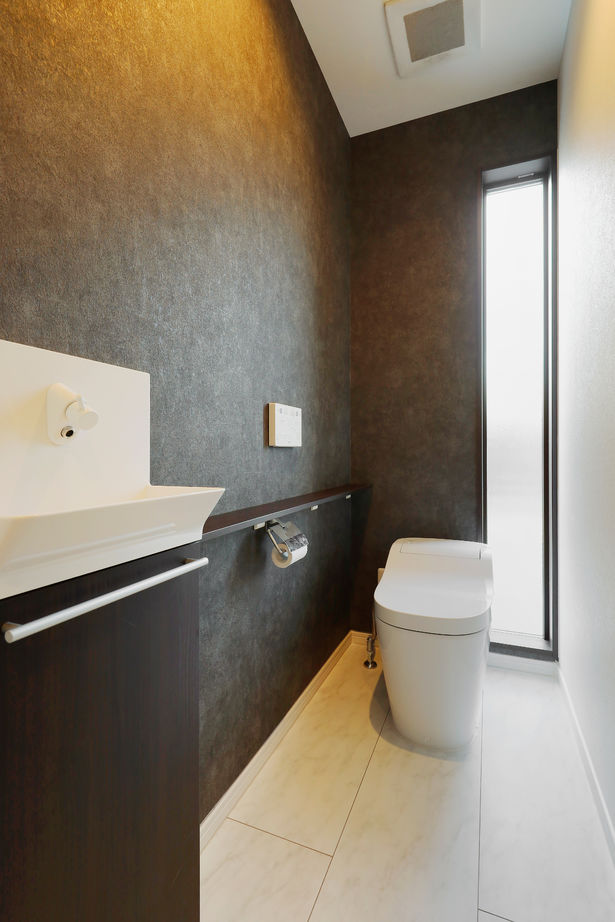 オネスティーハウス　石田屋 【太陽光蓄電池付/ウッドデッキ/間取図有】人柄に惚れ依頼して大正解！回遊動線も便利で家族が大満足の家の建築実例画像8