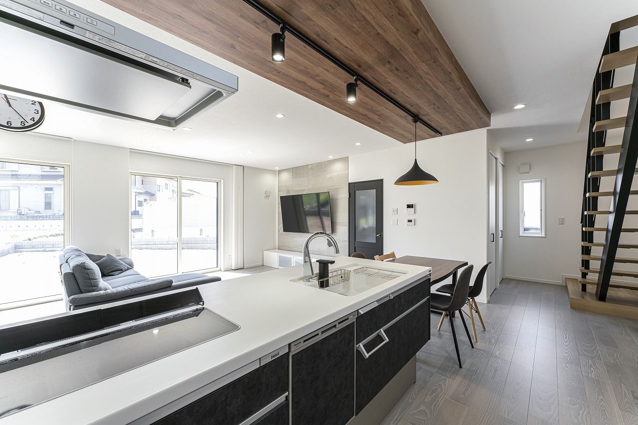 オネスティーハウス　石田屋 【大空間/リビング階段/35坪】テクノストラクチャーで叶える開放感。天井が高く、間仕切りの少ない住空間　の建築実例画像2