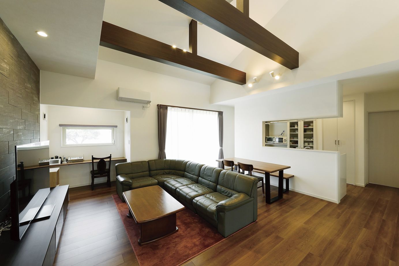 オネスティーハウス　石田屋 【平屋/間取図有】モデルハウスの外観に一目惚れ。平屋のような２階建ての住まいの建築実例画像2