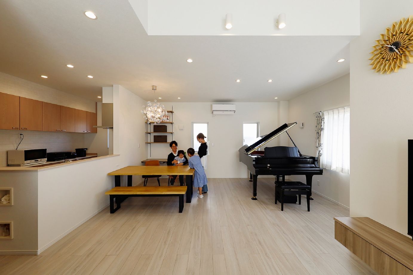 オネスティーハウス　石田屋 【吹抜け/間取図有】ピアノを置いても安心。防音性も高い大空間で奏でる、開放感のある暮らしの建築実例画像2