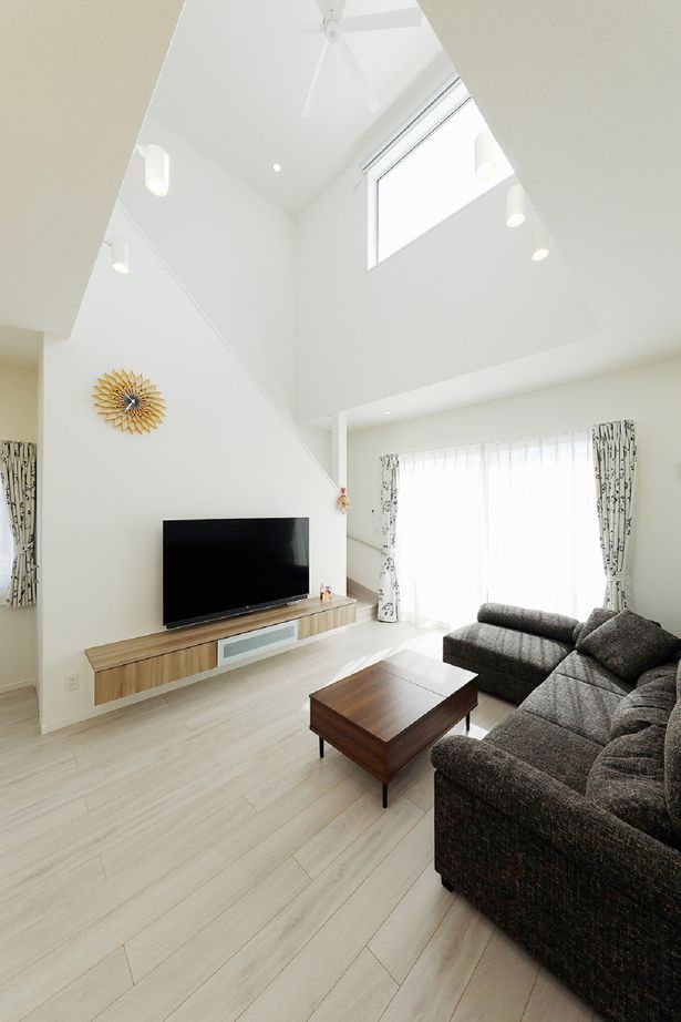 オネスティーハウス　石田屋 【吹抜け/間取図有】ピアノを置いても安心。防音性も高い大空間で奏でる、開放感のある暮らしの建築実例画像3