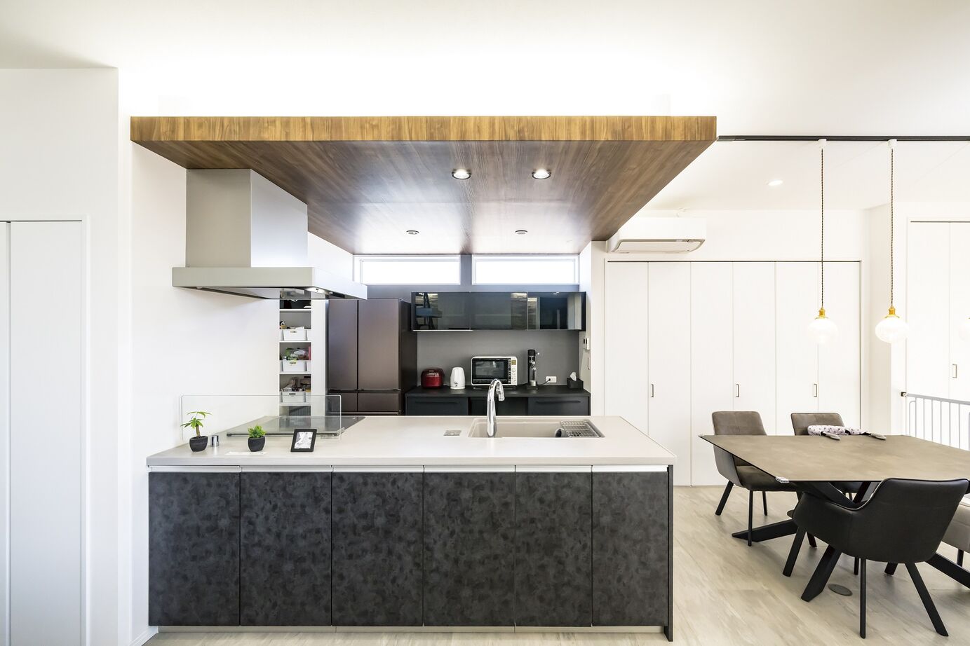 オネスティーハウス　石田屋 【ペット/デザイン/間取図有】趣味も愛犬との暮らしも満喫！防音性が高く高断熱！の建築実例画像3