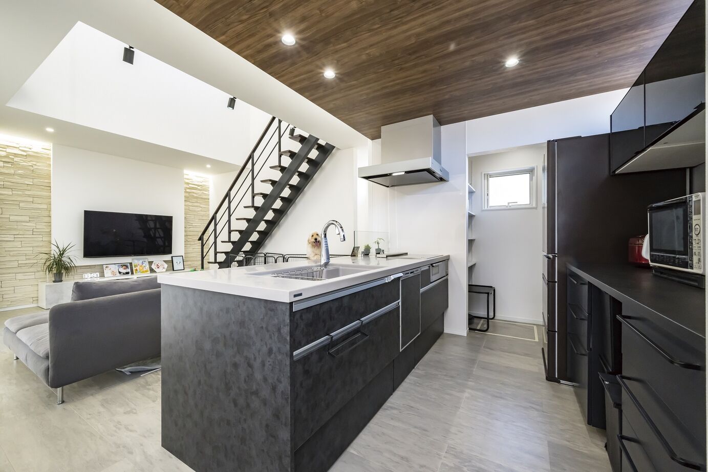 オネスティーハウス　石田屋 【ペット/デザイン/間取図有】趣味も愛犬との暮らしも満喫！防音性が高く高断熱！の建築実例画像4