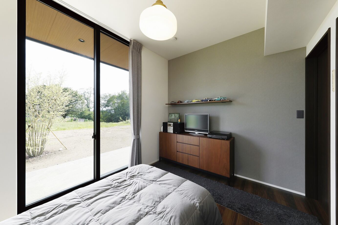 オネスティーハウス　石田屋 【平屋スタイル/建替/間取図有】こだわりの間取りと構造の強さ。電気を自給自足する平屋風の家の建築実例画像4