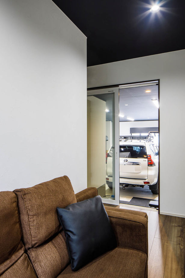 イシカワ 【2階建て/50.5坪/インナーガレージ/2階リビング】趣味を満喫！日当たりも眺望も大満足なガレージハウスの建築実例画像5