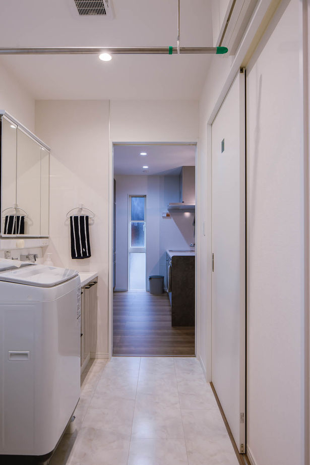 イシカワ 【2階建て/49.3坪/インナーガレージ】クールなガレージハウス＆収納充実で暮らしやすさも大満足の建築実例画像8