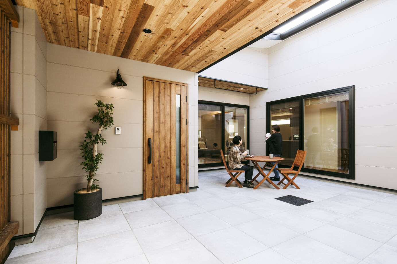 イシカワ プライベートテラスを囲むゆとりの平屋暮らしの建築実例画像2