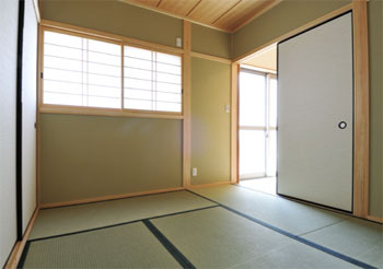 福永工務店　一級建築士事務所 【1000万円台】無垢材の栗、杉、檜、松 深呼吸したくなる木の香りと温もりを感じる　自然素材の多収納な家の建築実例画像4