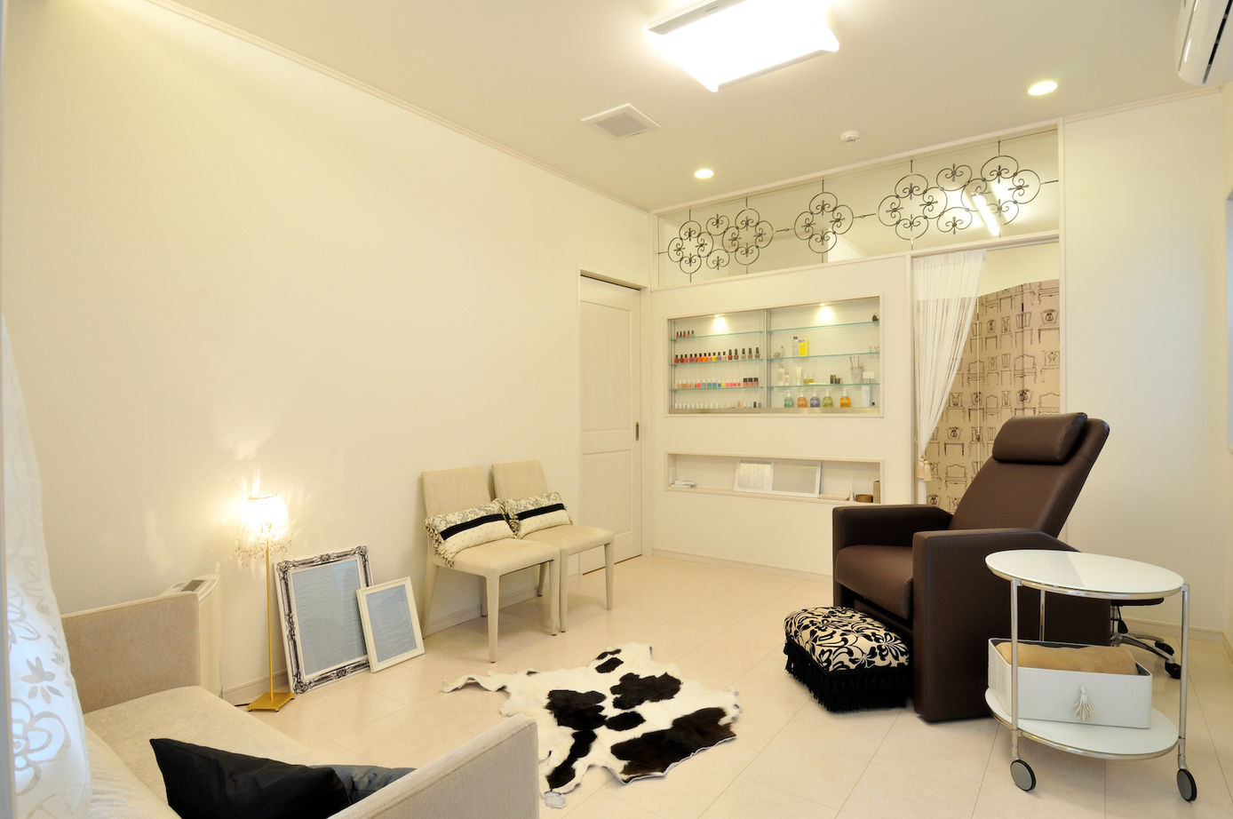 福永工務店　一級建築士事務所 【2,000万円台/長期優良住宅/店舗併用/大阪府】ネイルサロンを併設 国産無垢材で光溢れる和洋折衷の木の家の建築実例画像3