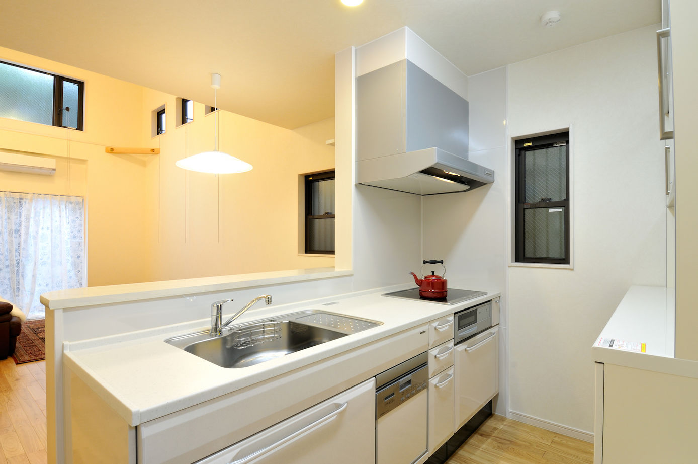 福永工務店　一級建築士事務所 【2,000万円台/長期優良住宅/店舗併用/大阪府】ネイルサロンを併設 国産無垢材で光溢れる和洋折衷の木の家の建築実例画像5