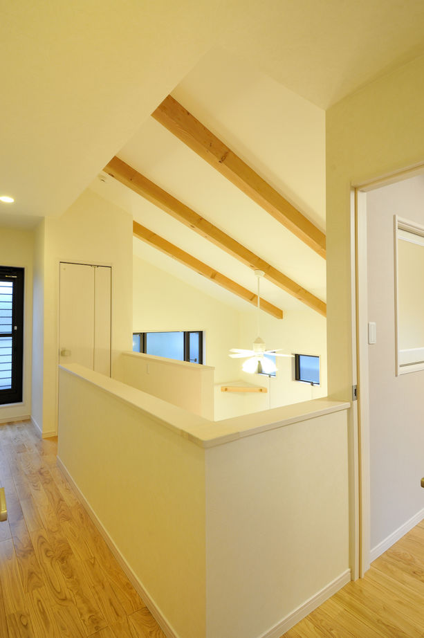 福永工務店　一級建築士事務所 【2,000万円台/長期優良住宅/店舗併用/大阪府】ネイルサロンを併設 国産無垢材で光溢れる和洋折衷の木の家の建築実例画像6