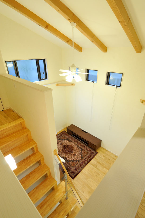 福永工務店　一級建築士事務所 【2,000万円台/長期優良住宅/店舗併用/大阪府】ネイルサロンを併設 国産無垢材で光溢れる和洋折衷の木の家の建築実例画像7