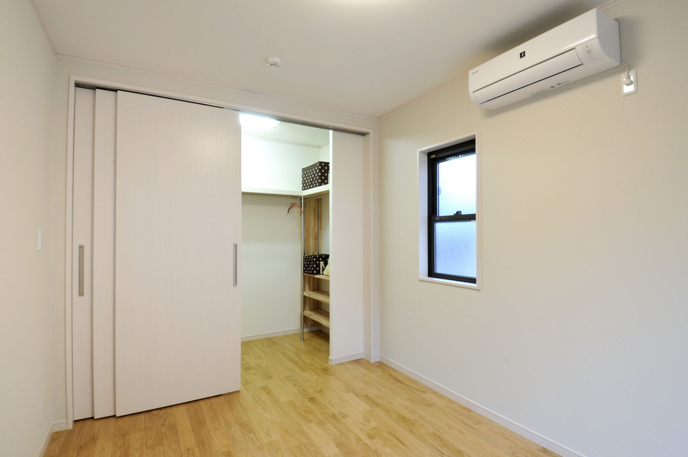 福永工務店　一級建築士事務所 【2,000万円台/長期優良住宅/店舗併用/大阪府】ネイルサロンを併設 国産無垢材で光溢れる和洋折衷の木の家の建築実例画像8