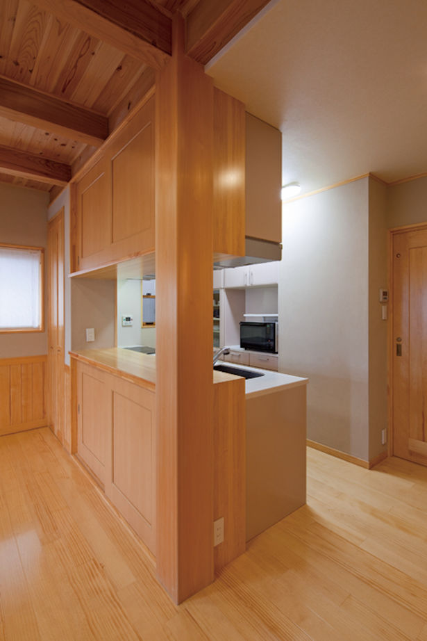 福永工務店　一級建築士事務所 【大阪市/ビルドインガレージ/RCと木造の混構造】紀州産檜、杉、松をふんだんに使用した上質な狭小住宅の建築実例画像4