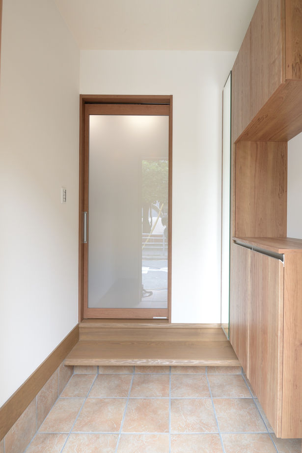 福永工務店　一級建築士事務所 【1000万円台/長期優良住宅/耐震等級３】天窓からの光が吹き抜けを介してLDKに。家事動線◎の木の住まいの建築実例画像8