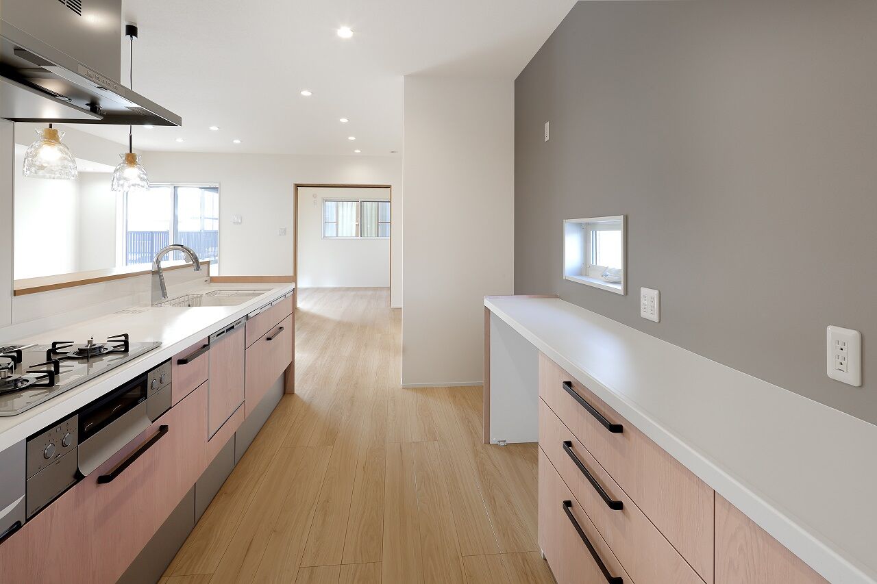 内藤建設 NAITO HOME 【3000万円台/4LDK】アイスブルーの玄関ドアが可愛い"cafe　like"な家の建築実例画像4