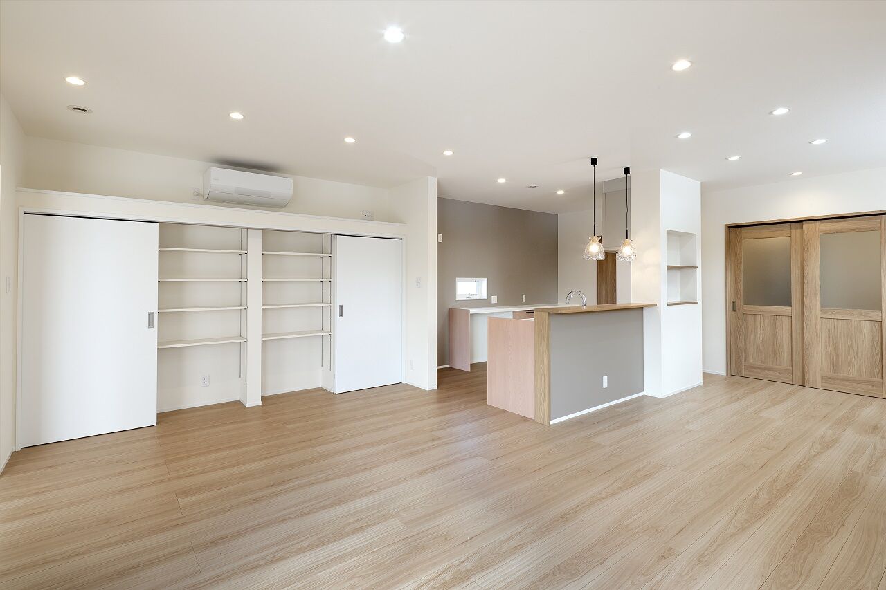 内藤建設 NAITO HOME 【3000万円台/4LDK】アイスブルーの玄関ドアが可愛い"cafe　like"な家の建築実例画像5