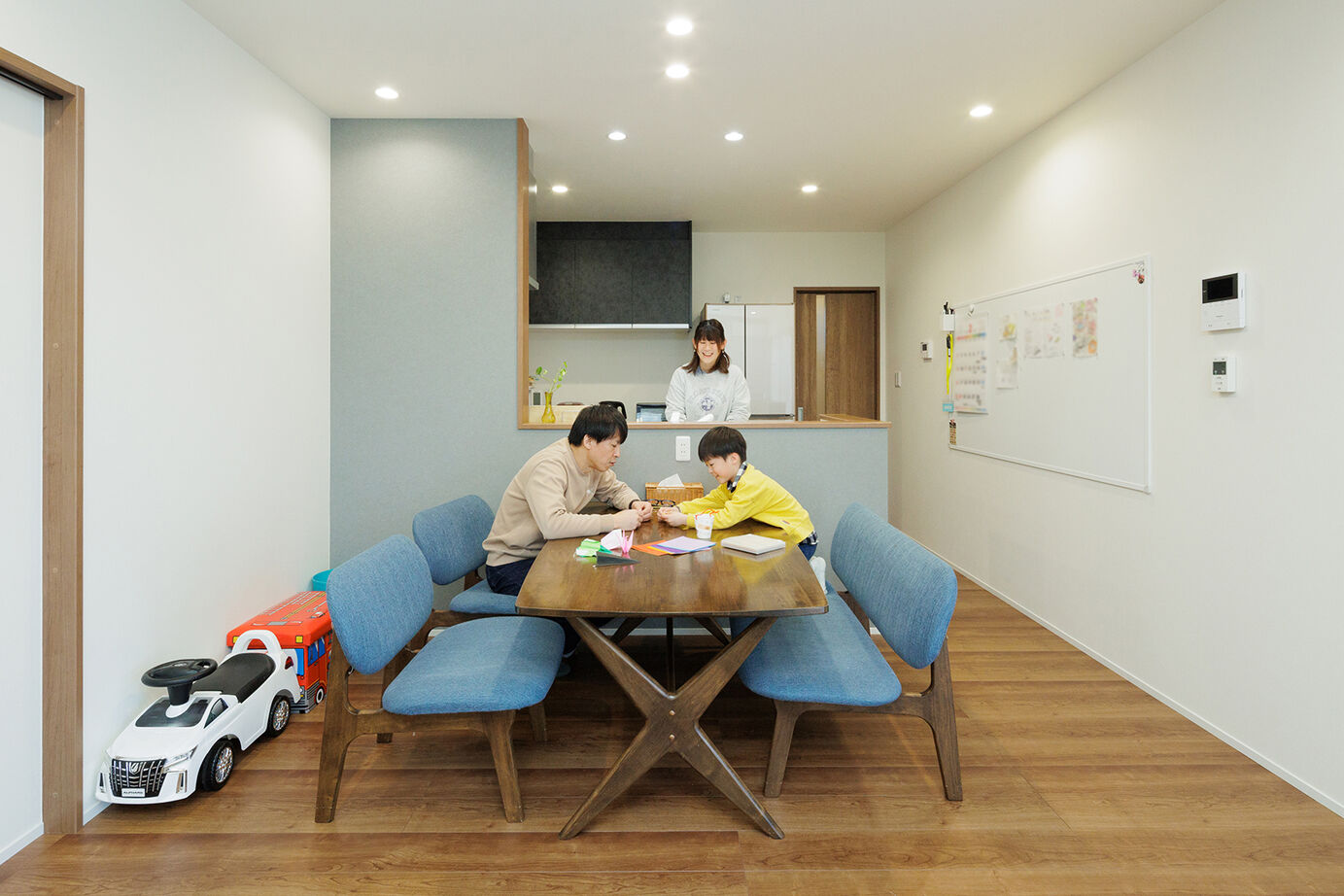 内藤建設 NAITO HOME 【平屋／収納充実／家事動線／間取図有】アウトドアリビングのある、子育てを楽しむ平屋の建築実例画像2