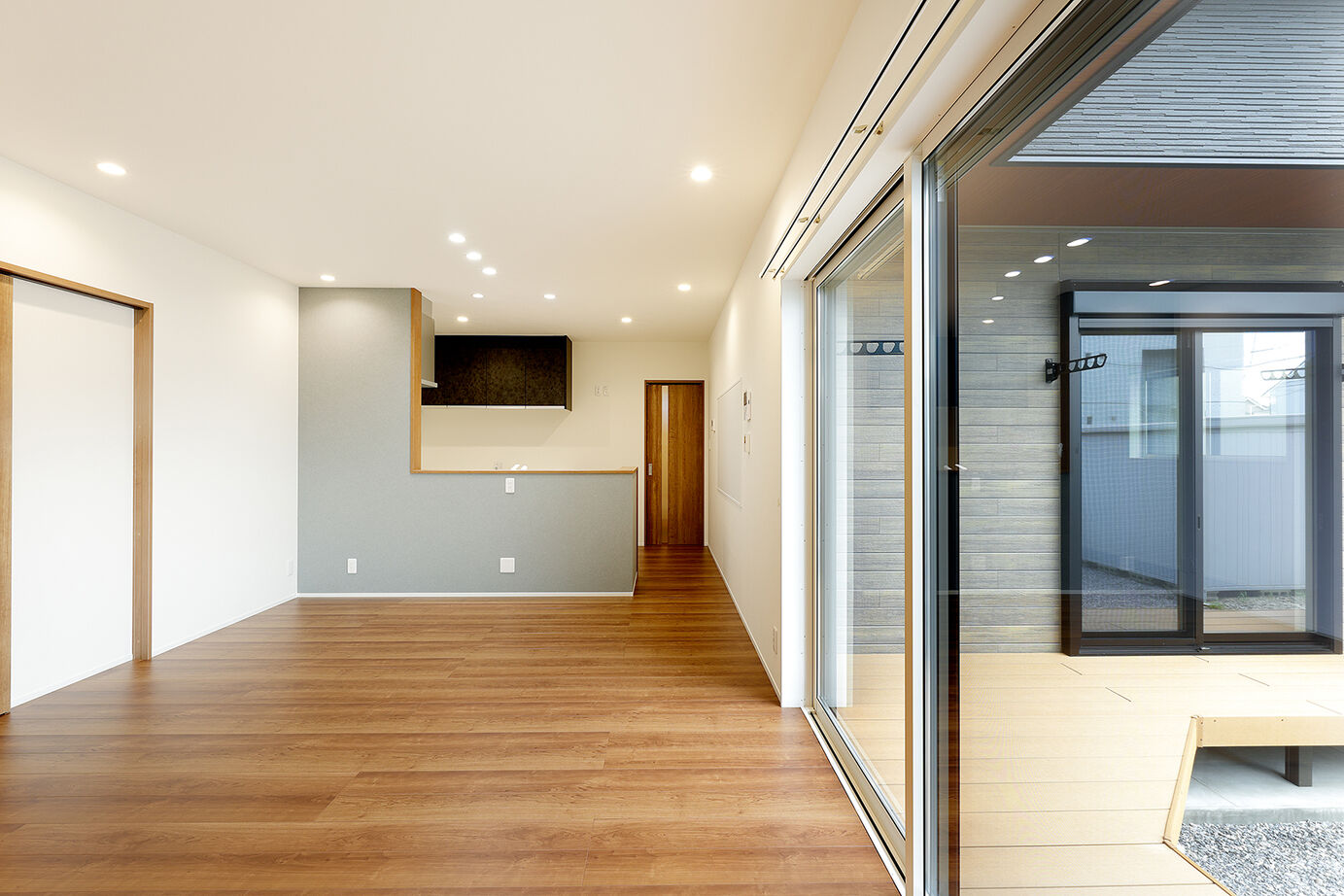 内藤建設 NAITO HOME 【平屋／収納充実／家事動線／間取図有】アウトドアリビングのある、子育てを楽しむ平屋の建築実例画像5