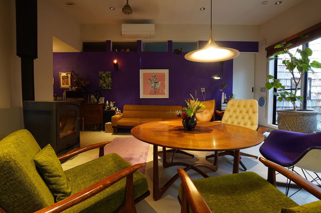 カタチハウス 【中庭・薪ストーブ・間取り有】レッドシダーの外壁で個性を演出した平屋の家の建築実例画像2