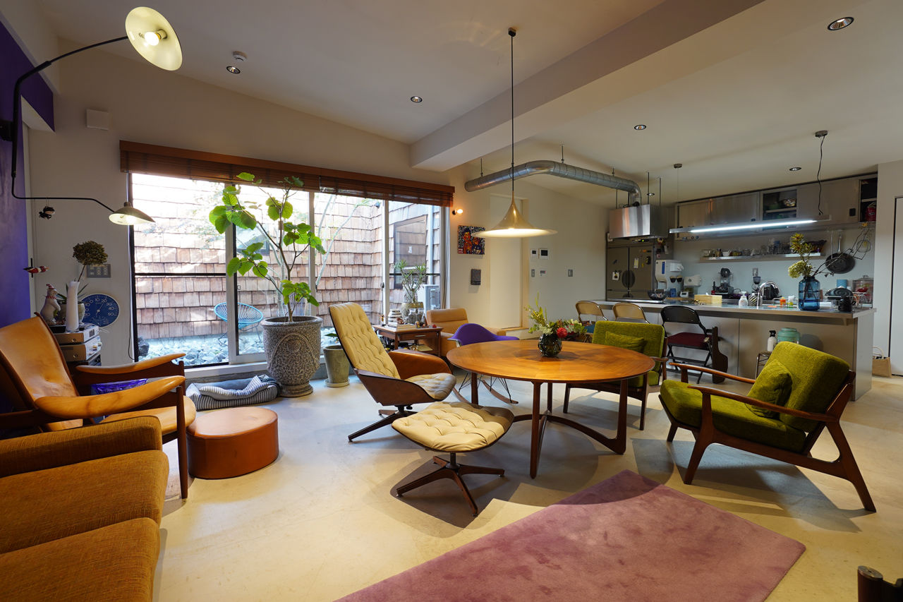 カタチハウス 【中庭・薪ストーブ・間取り有】レッドシダーの外壁で個性を演出した平屋の家の建築実例画像4