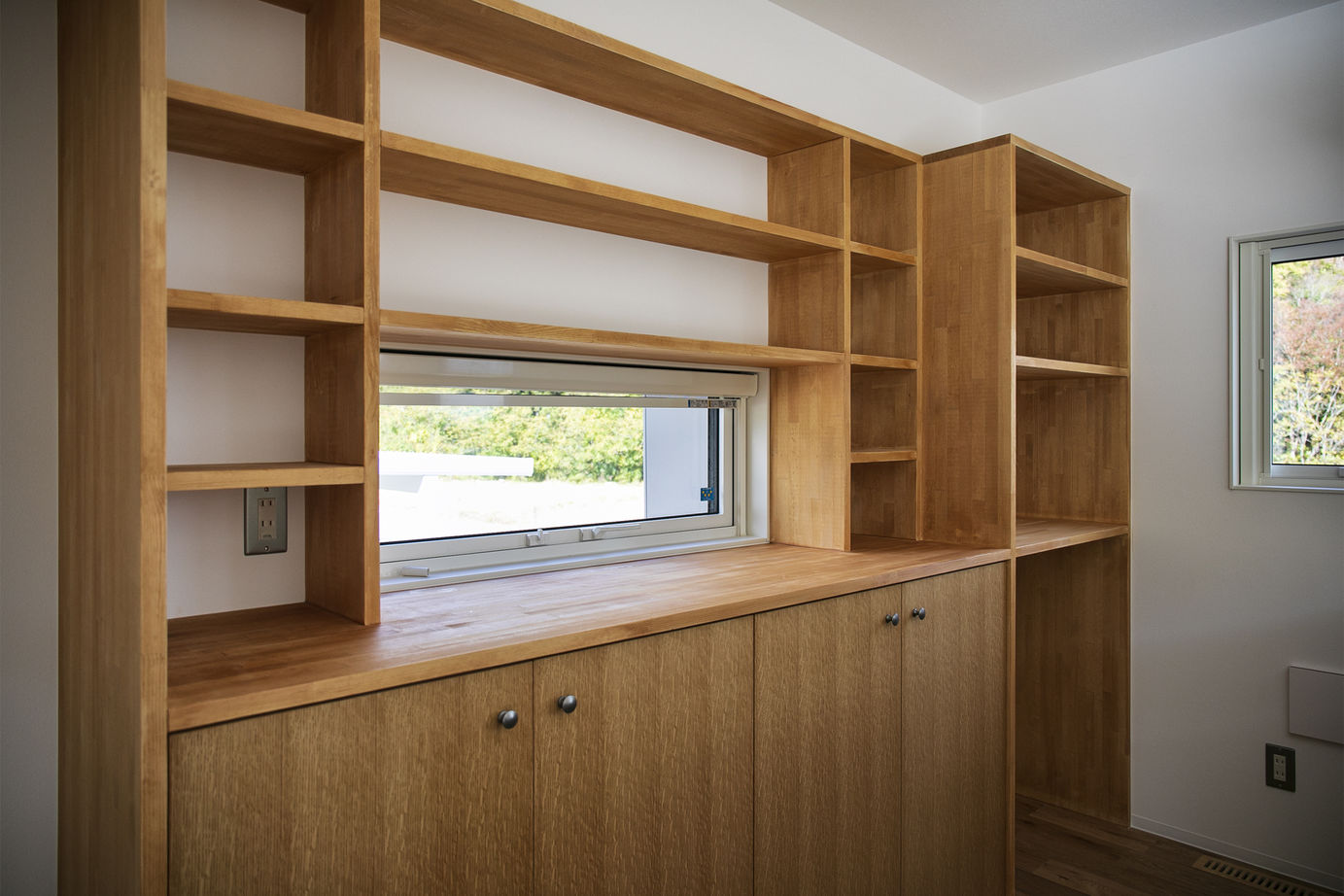 カタチハウス 【猫と暮らす家】屋久島杉+ウッドロングエコの外壁　自然に囲まれた夢の平屋の建築実例画像9