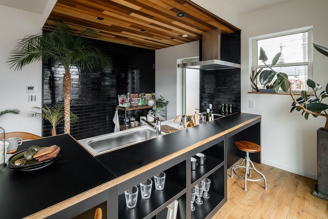 前昌建設 【間取り有】味わい深いカッコよさ。外壁はメンテナンス性にも優れたガルバリウム鋼板の建築実例画像4