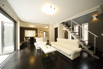 住友不動産ハウジング 【吹き抜け／リビング階段／38坪／間取り図有】中庭を囲むように建てた、光と風にあふれる住まいの建築実例画像3