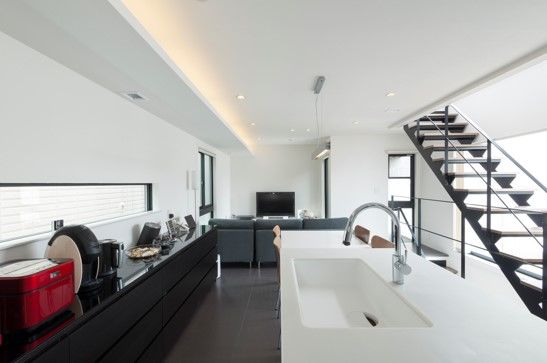 住友不動産ハウジング 【リビング階段／吹き抜け／縦長／約30坪】空間をより広く感じさせる工夫が散りばめられた明るい住まいの建築実例画像2