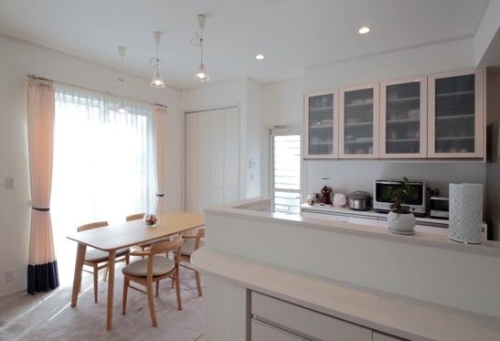 住友不動産ハウジング 【ビルトインガレージ／吹き抜け／和室／約61坪】ドライブや読書など趣味を満喫する南欧風の家の建築実例画像3