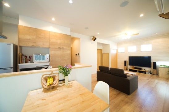 住友不動産ハウジング 【二世帯住宅／ビルトインガレージ／約60坪】間取りや収納の工夫で二世帯が快適に暮らす住まいの建築実例画像3