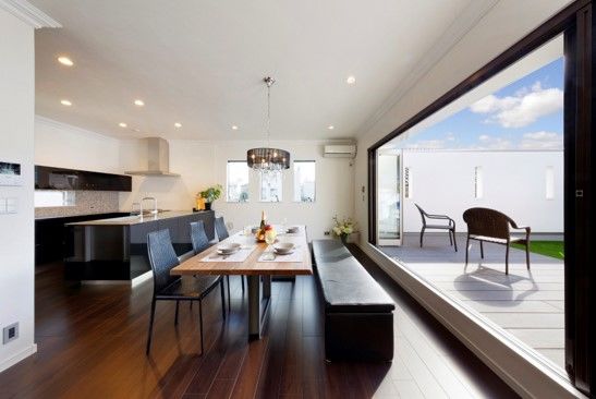 住友不動産ハウジング 【2階建て／おしゃれ／約87坪】イメージに合致したモダンなデザイン。大きなバルコニーが開放感を創出の建築実例画像3