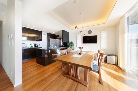 住友不動産ハウジング 【リビング階段／おしゃれ／63坪】ナチュラル×モダン。温もりある空間と洗練されたデザインが融合した家の建築実例画像2