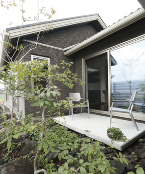 セキスイハイム 敷地を巧みに使い、伸びのび子育て　木のぬくもり溢れる平屋の家の建築実例画像3