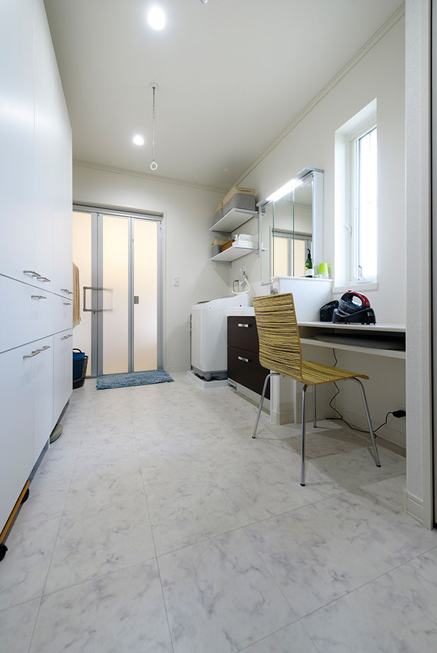 セキスイハイム 共働き夫婦の家事と子育てをスムーズに。インテリアも動線もこだわった、庭とつながり、家族とつながる平屋の建築実例画像9