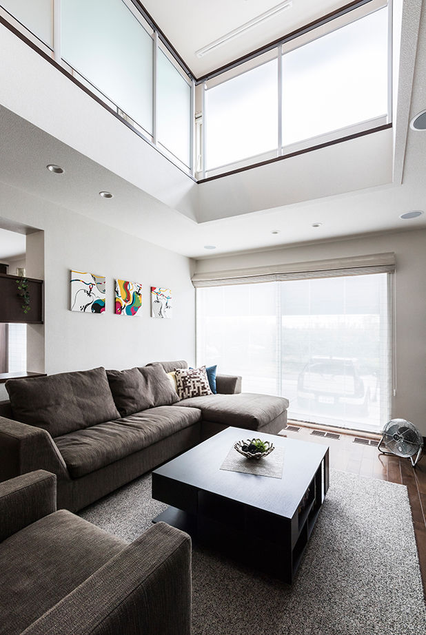 セキスイハイム 【40.2坪/夫婦/２つの吹き抜け】シックで若々しい、こだわりのインテリアが映える家の建築実例画像2