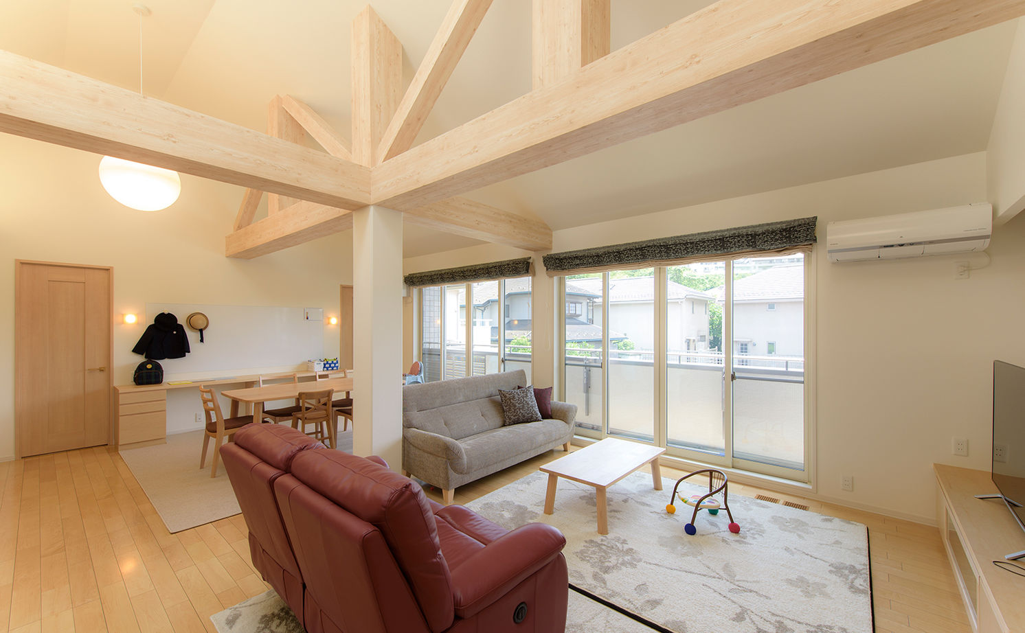 セキスイハイム 理想の子育て環境と、ワンフロアで生活できる便利さをかなえた完全分離型二世帯住宅の建築実例画像2