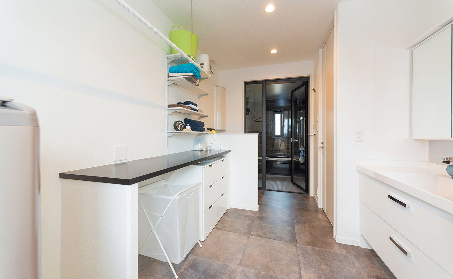 セキスイハイム 間仕切りをなくしたワンフロアに、溢れる光を採り込み開放感に包まれたイメージ通りの住まいをの建築実例画像12