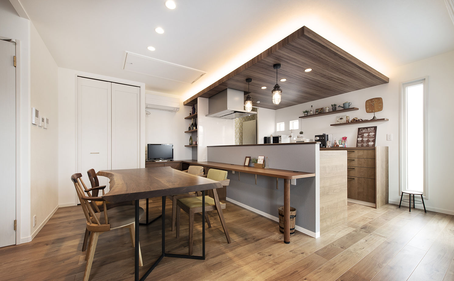 セキスイハイム 外部の視線を気にせず、のびのびと過ごせる２階リビングで、バルコニーとの一体感を楽しみながら住まうの建築実例画像2