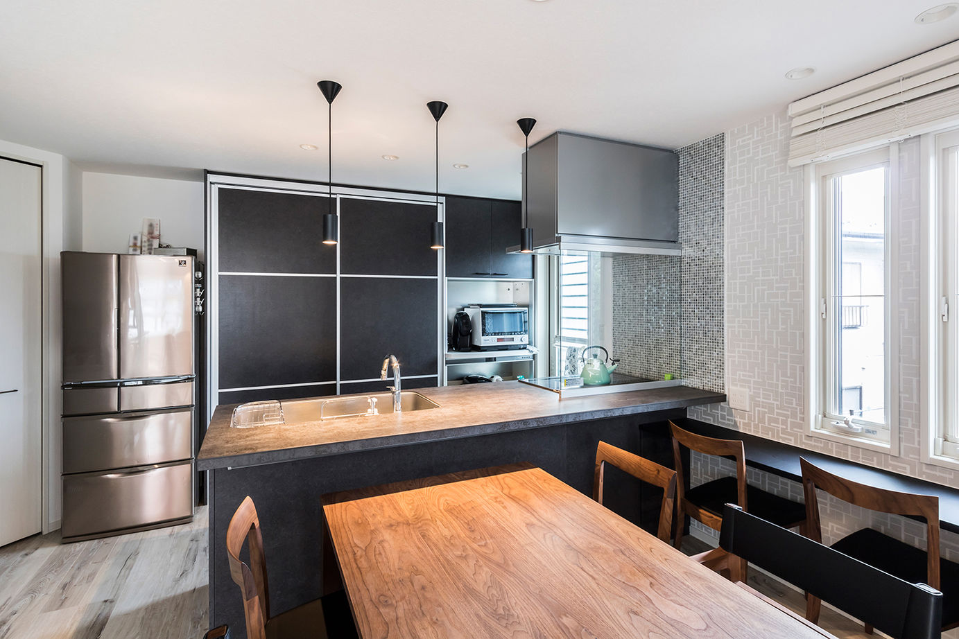 セキスイハイム 忙しい共働き家族にうれしい工夫や収納を随所に。約31坪の敷地を生かしたスタイリッシュな３階建ての建築実例画像3