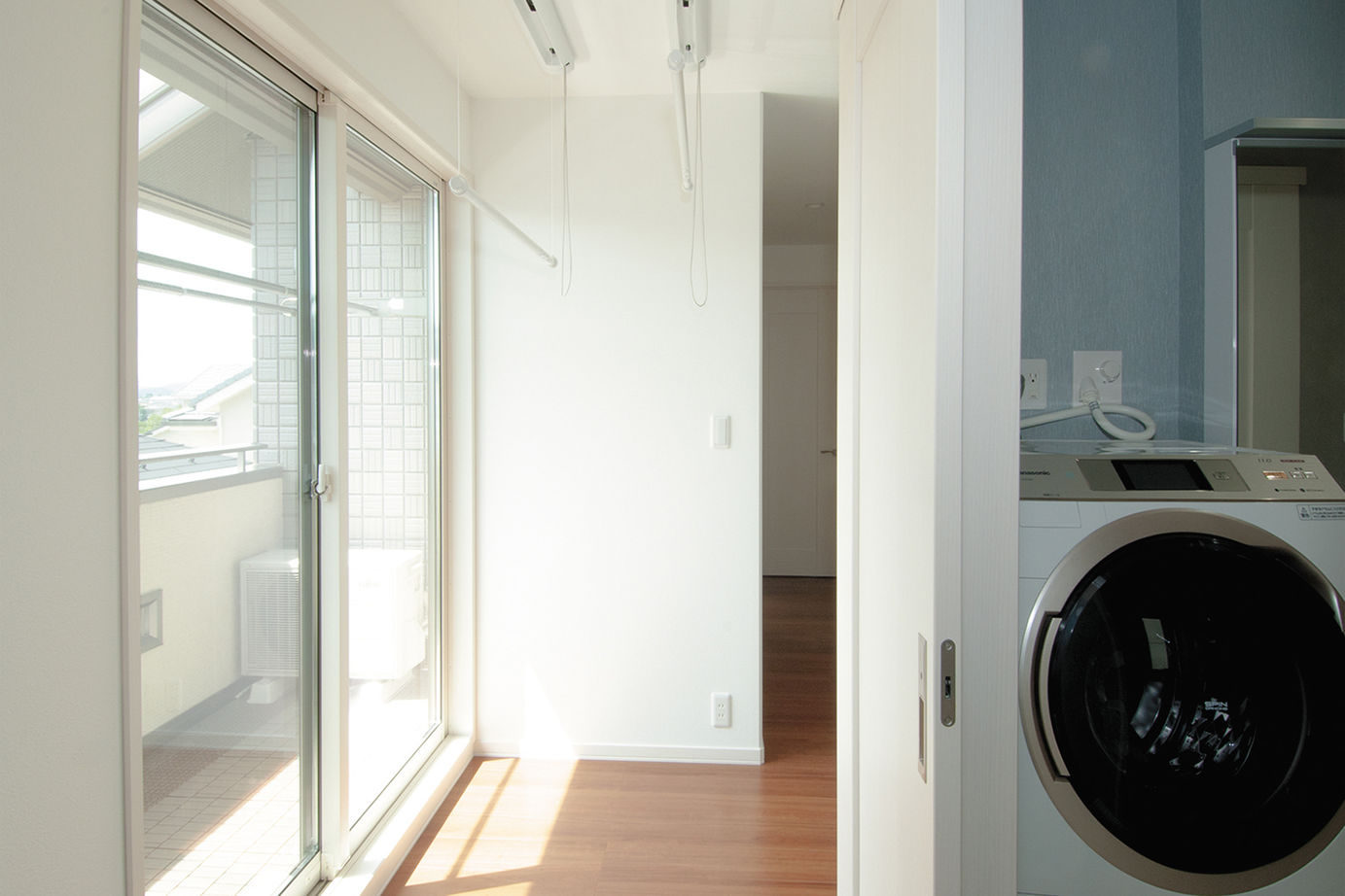 セキスイハイム ウチとソトがつながり、美しく広がる暮らしの空間。巧みな家事・子育て動線が共働き家族を支える家の建築実例画像13