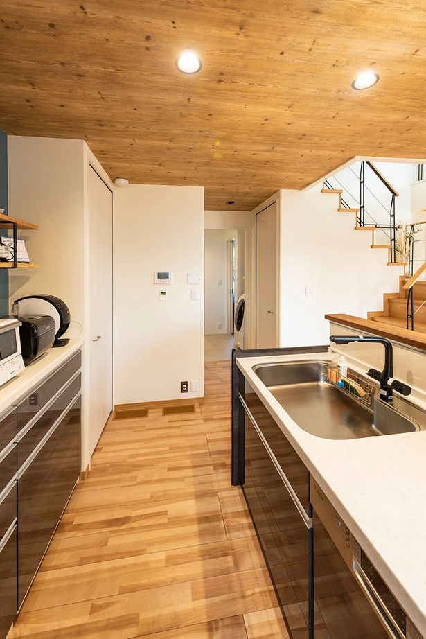 セキスイハイム 【39.4坪/夫婦＋子ども2人＋愛犬2匹】子育て、愛犬との暮らしを楽しめる、スタイリッシュな住まいの建築実例画像6