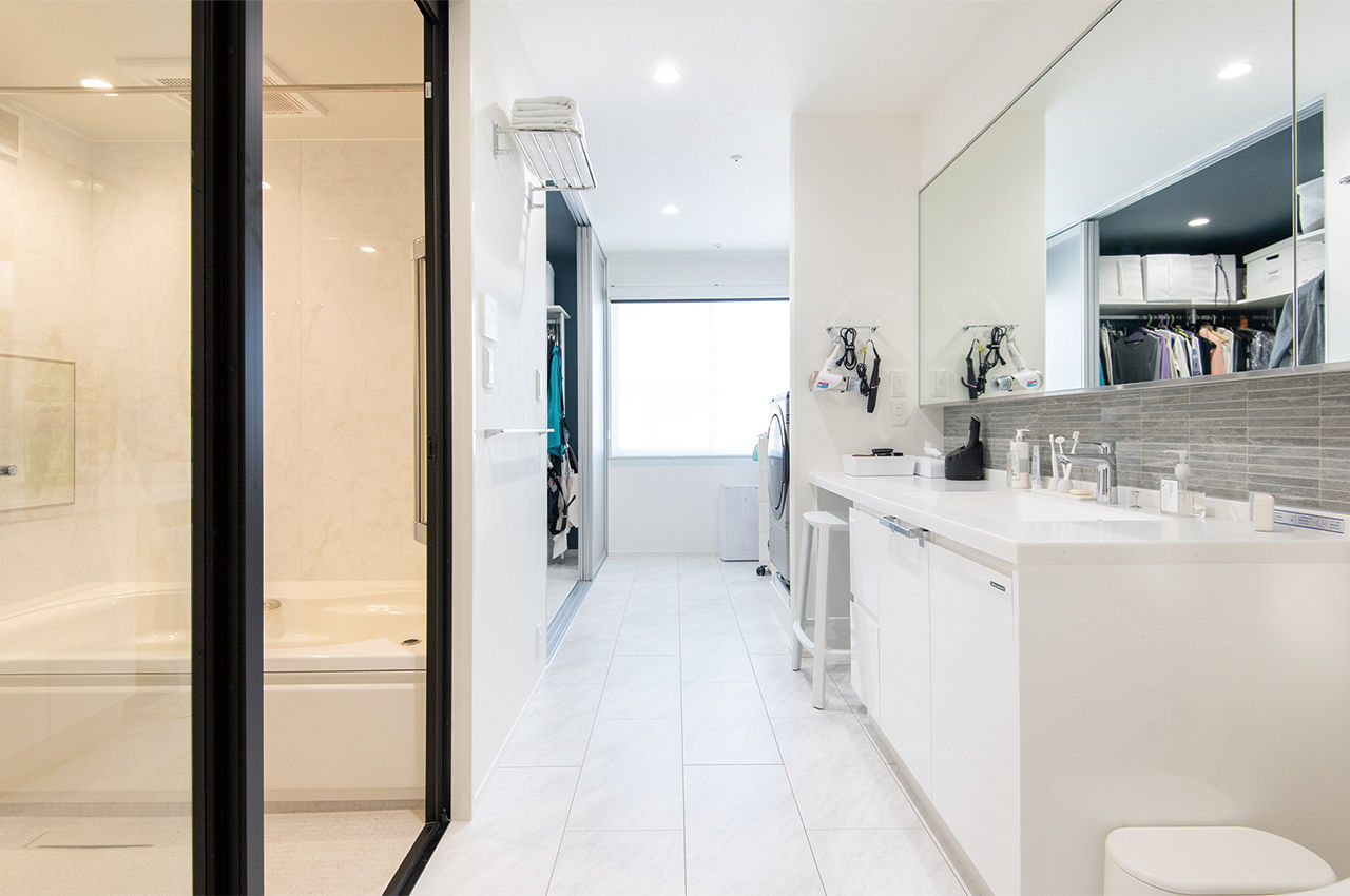 セキスイハイム 【45.9坪/夫婦】大きな窓から空と緑の眺めを楽しむ、フロアごとに趣の異なる都会の３階建て住宅の建築実例画像7