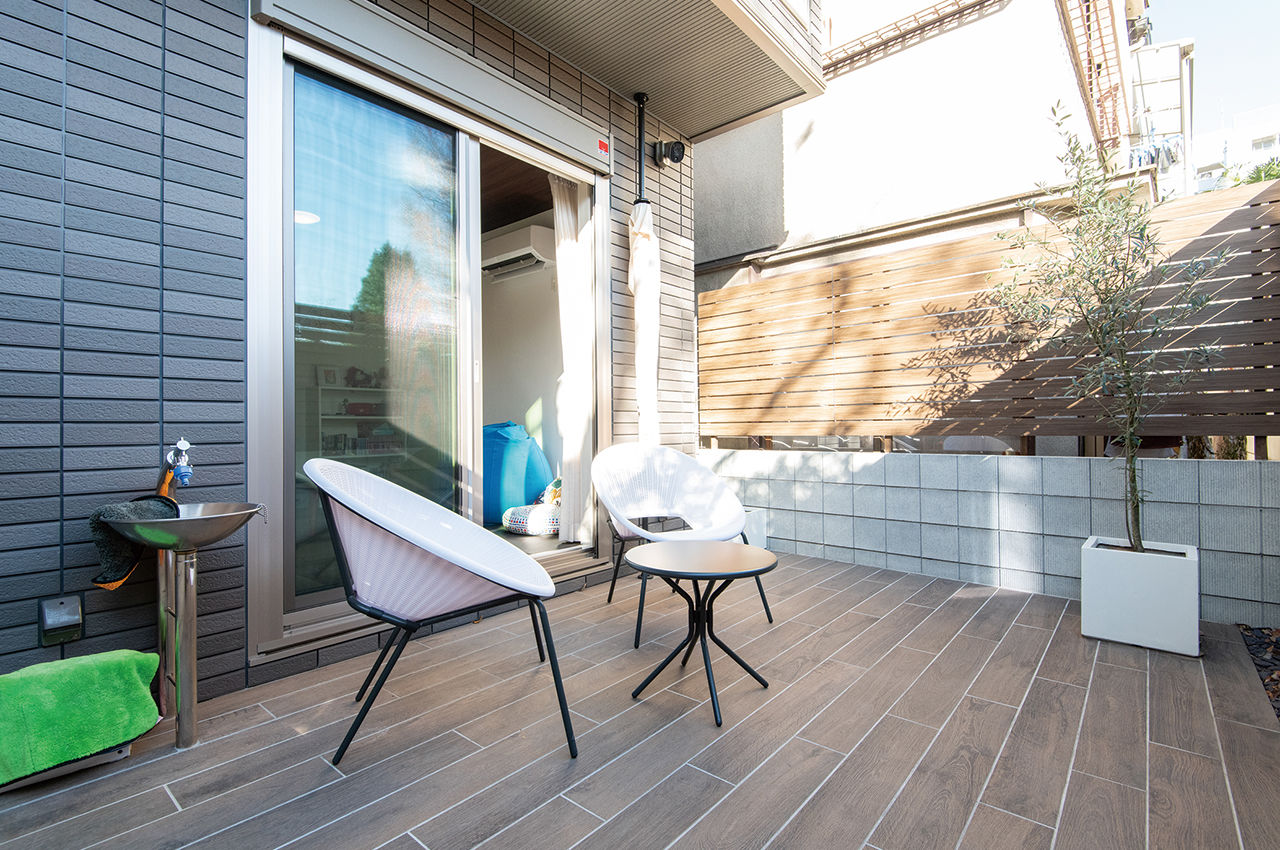 セキスイハイム 【45.9坪/夫婦】大きな窓から空と緑の眺めを楽しむ、フロアごとに趣の異なる都会の３階建て住宅の建築実例画像8